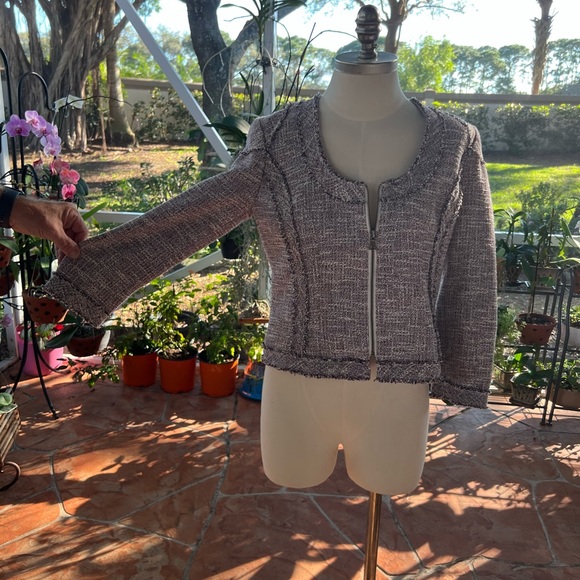 BANANA REPUBLIC Size 4 Tweed Cropped Blazer with Raw Edge & Zippered Front - Picture 5 of 8